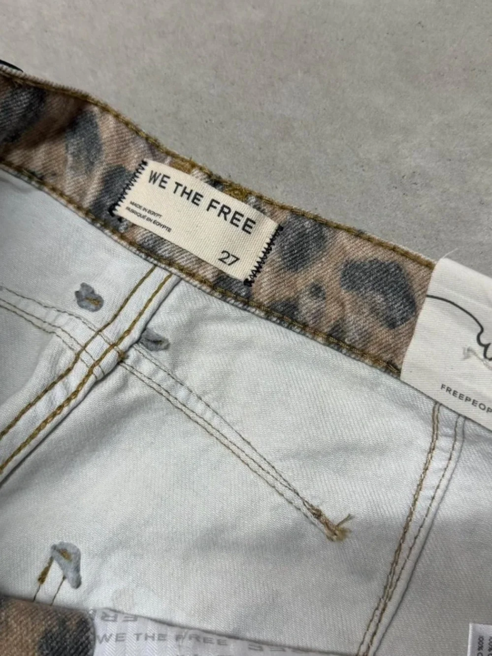 Free People Good Luck Barrel Jeans Leopard Print Animal Print Size 27 NWT - Picture 5 of 8